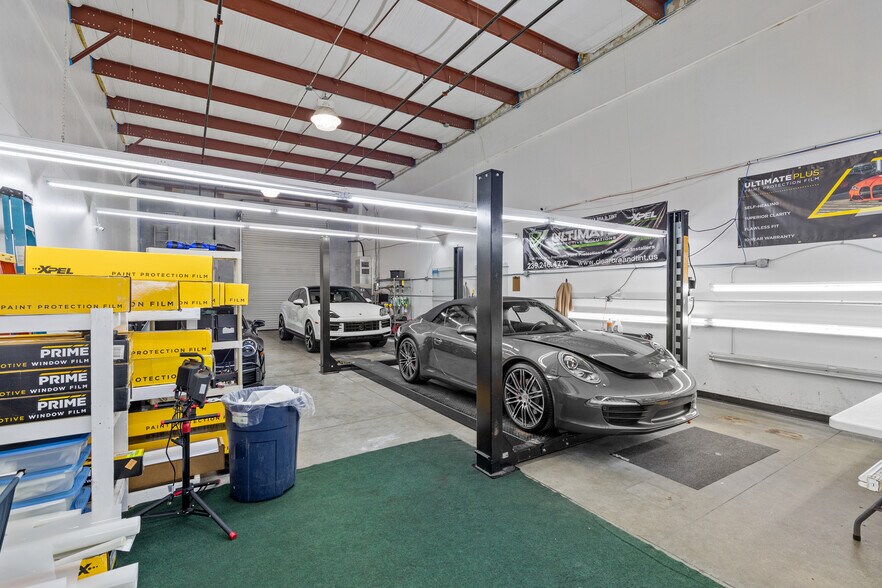 More Photos Of 17000 Alico Commerce Ct, Fort Myers Flex For Sale