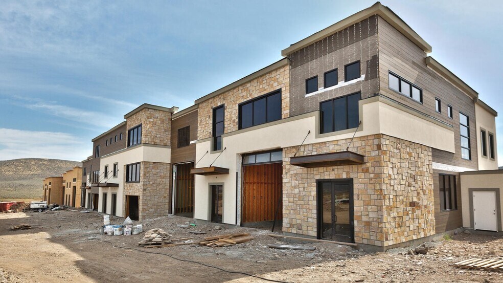 Primary Photo Of 4554 Forestdale Dr, Park City Light Manufacturing For Sale