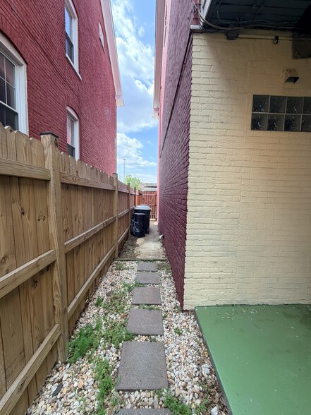 More Photos Of 228 E Washington St, Hagerstown Office Residential For Sale
