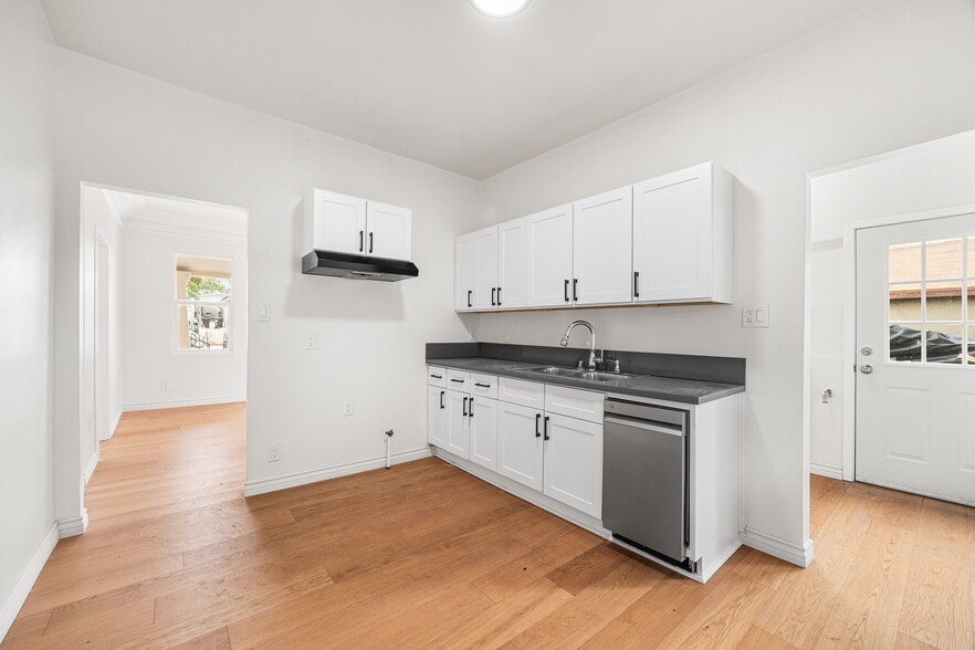 More Photos Of 600 S Ditman Ave, Los Angeles Multifamily For Sale