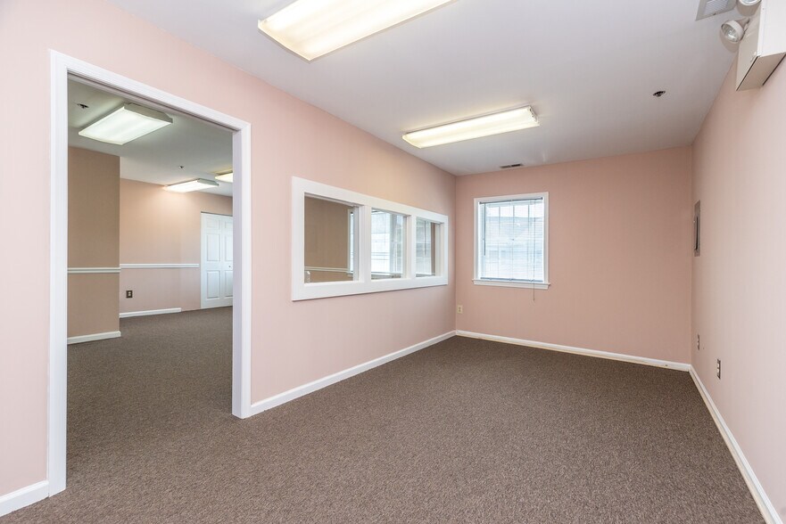More Photos Of 2370 York Rd, Jamison Office For Sale