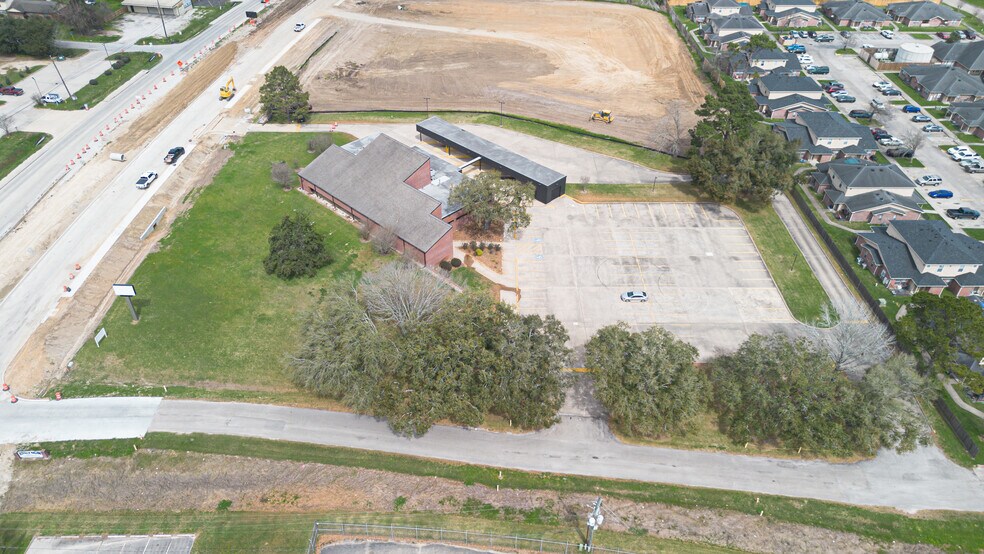 More Photos Of 25100 FM 2100 Rd, Huffman Bank For Lease