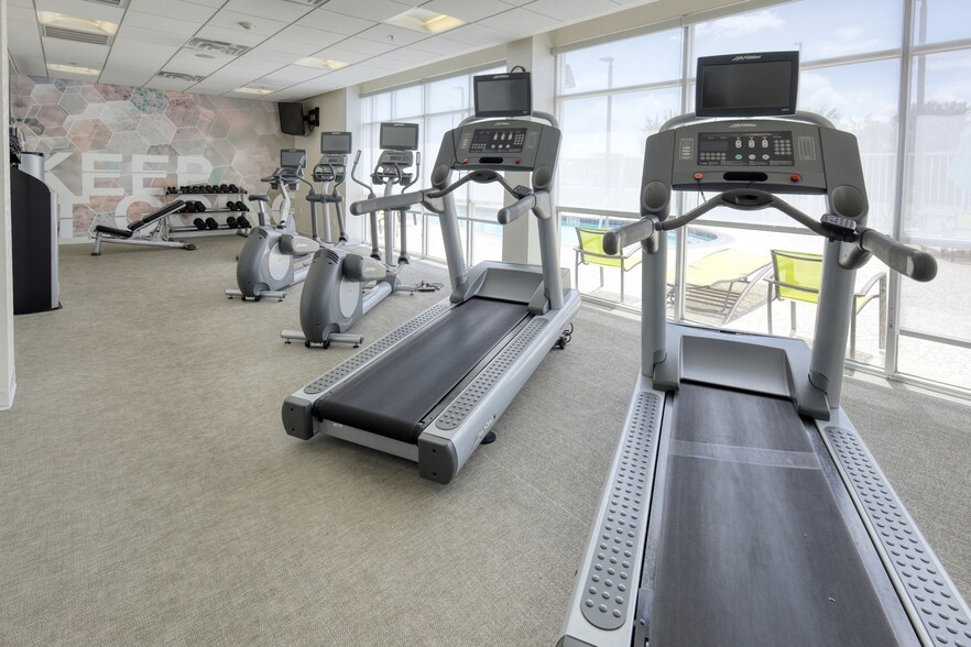 More Photos Of 2120 Nasa 1 Rd, Seabrook Hotel For Sale
