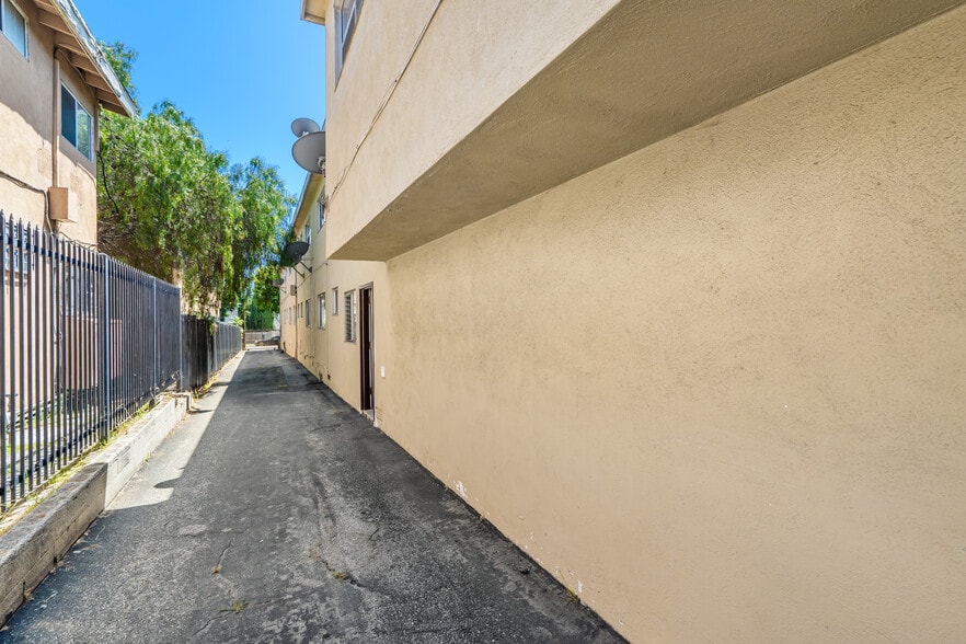 More Photos Of 523 E Hazel St, Inglewood Apartments For Sale