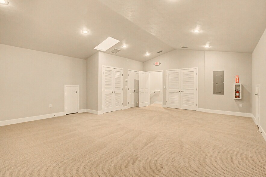 More Photos Of 13598 W Newberry Rd, Newberry Office For Lease