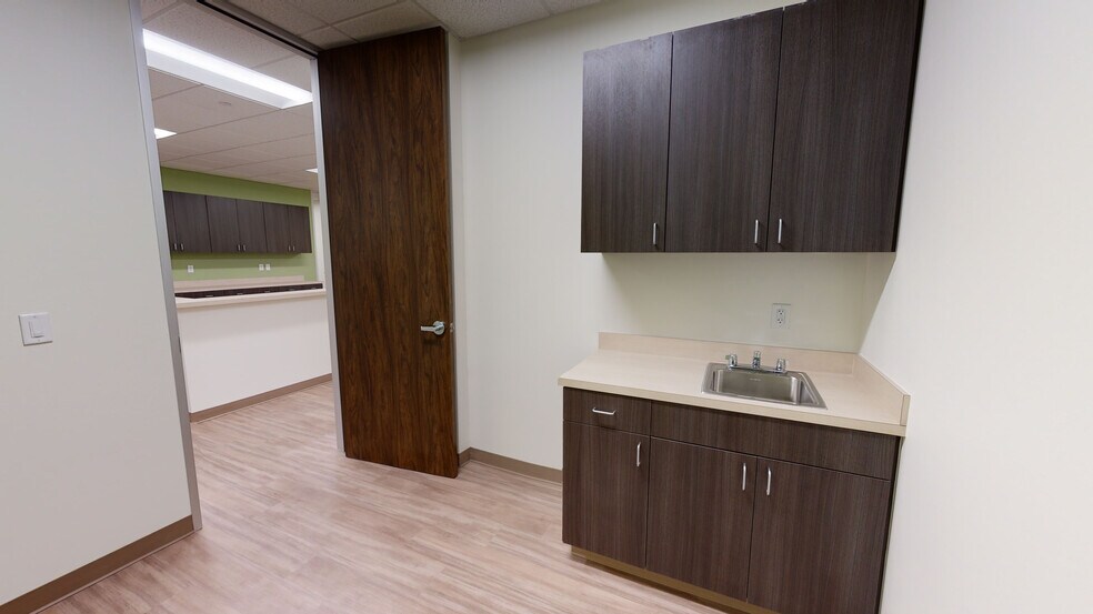 More Photos Of 600 S Conroe Medical Dr, Conroe Medical For Lease
