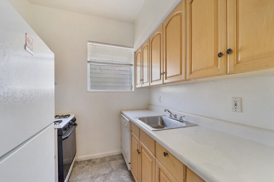 More Photos Of 1770 Meridian Ave, Miami Beach Apartments For Sale