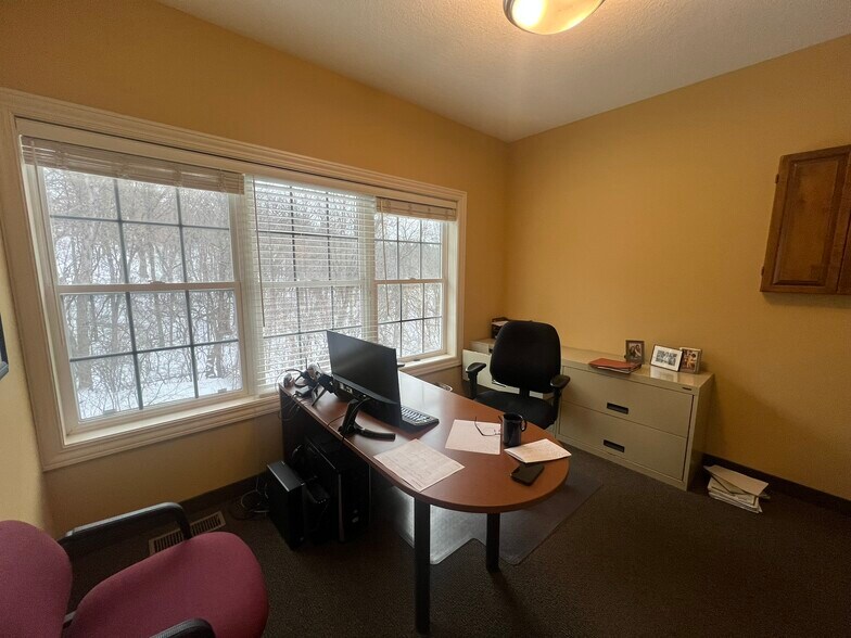 More Photos Of 3820 N Cleveland Ave N, Arden Hills Office For Sale