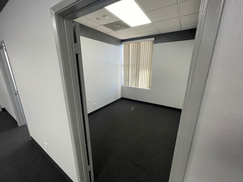 More Photos Of 2760 Lake Sahara Dr, Las Vegas Medical For Lease