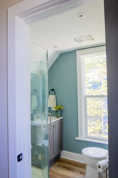 More Photos Of 324 W North St, Lebanon Specialty For Sale