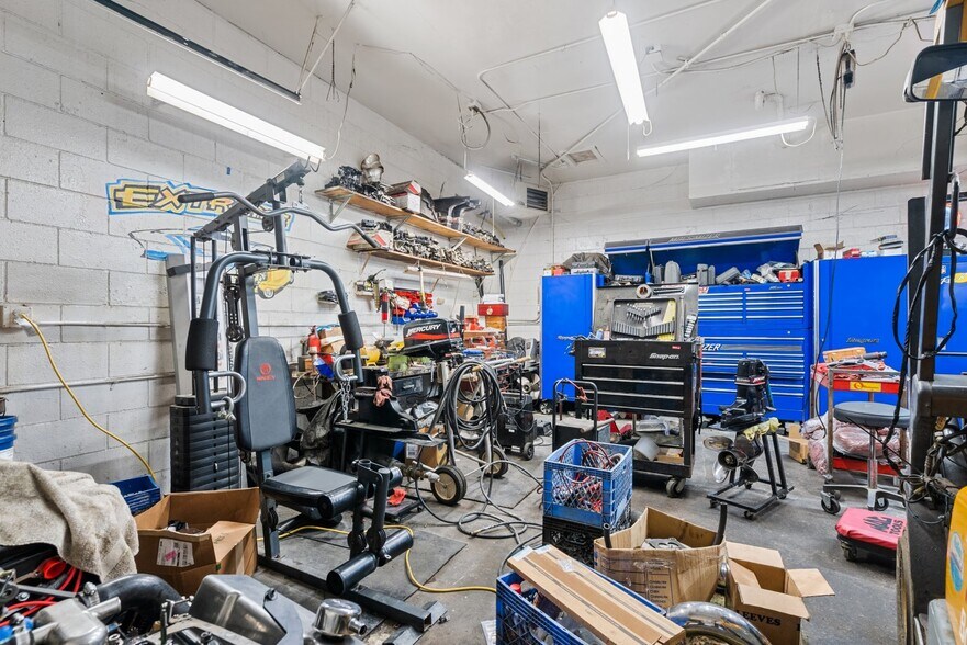 More Photos Of 11470 Vanowen St, North Hollywood Auto Repair For Sale