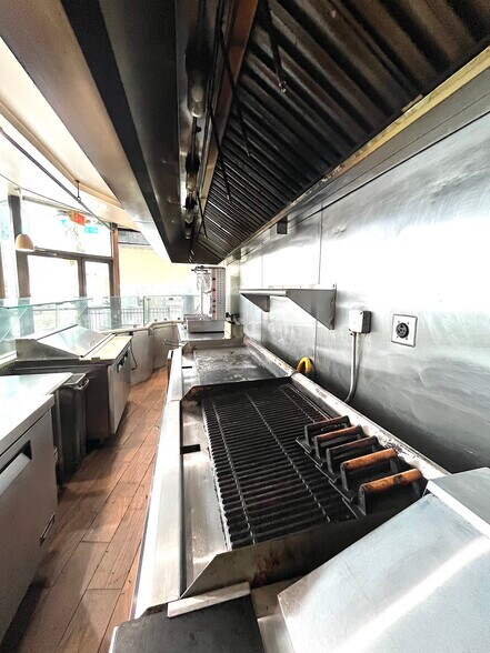 More Photos Of 2-16 N Central Ave, Hartsdale Storefront For Lease