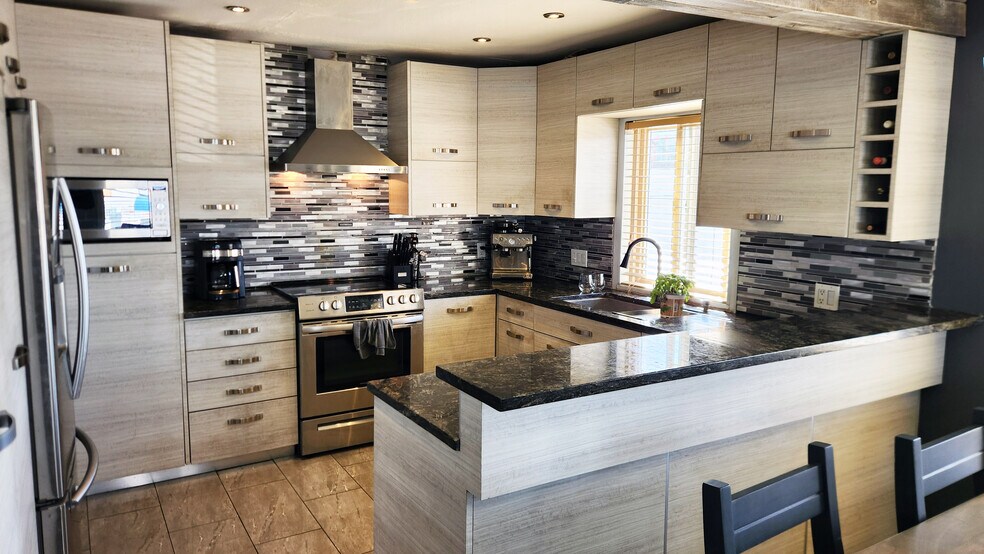 More Photos Of 20130 Industrial Ave, Langley Warehouse For Sale