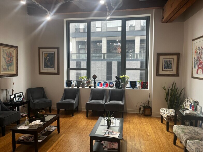 More Photos Of 409 W Huron St, Chicago Loft Creative Space For Lease