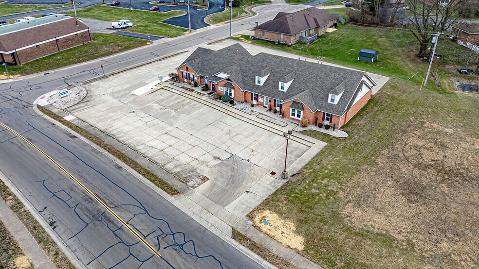 More Photos Of 300-304 Edgewood Dr, Trenton Medical For Lease