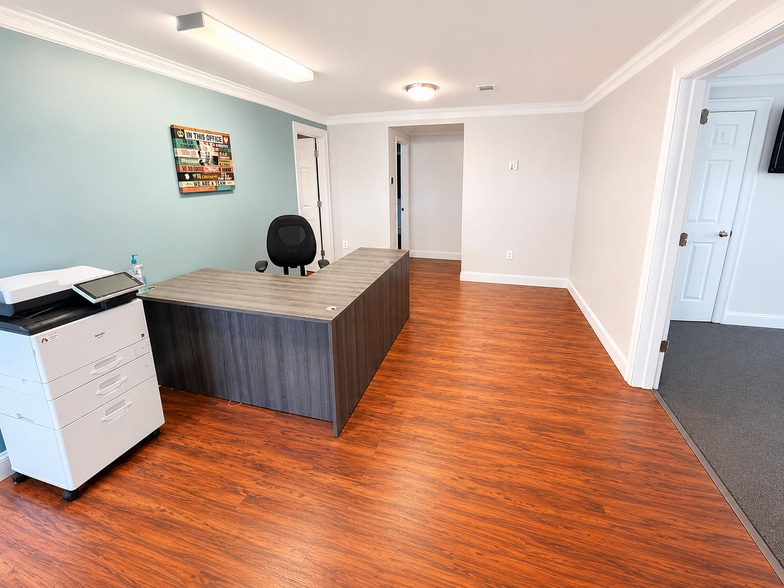 More Photos Of 1097 S Lapeer Rd, Oxford Office For Lease