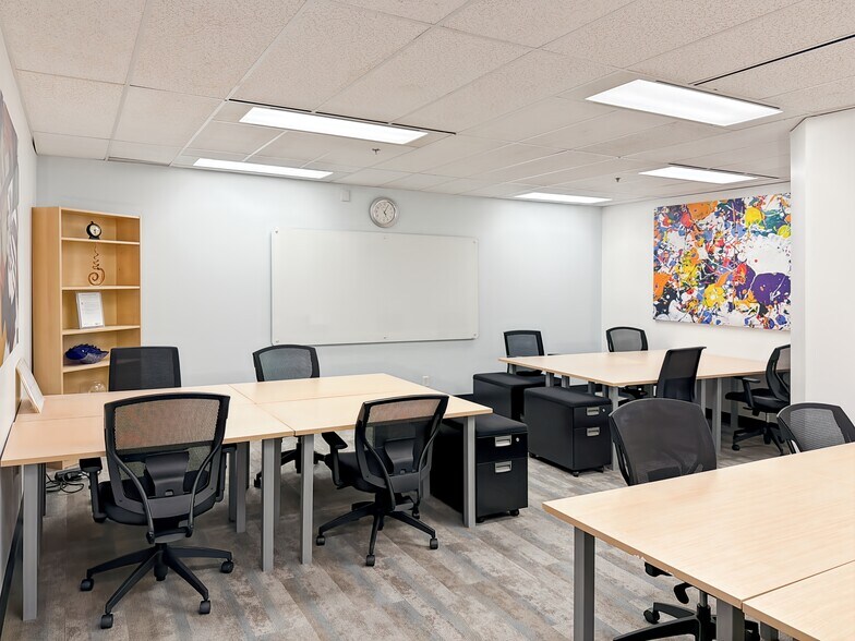 More Photos Of 201 Portage Ave, Winnipeg Coworking Space