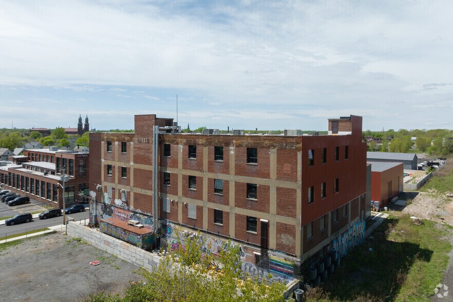 More Photos Of 166 Chandler St, Buffalo Apartments For Lease