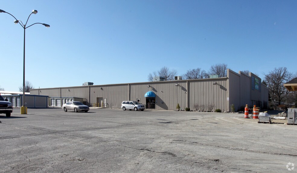 Primary Photo Of 1823 E 53rd St, Anderson Self Storage For Lease