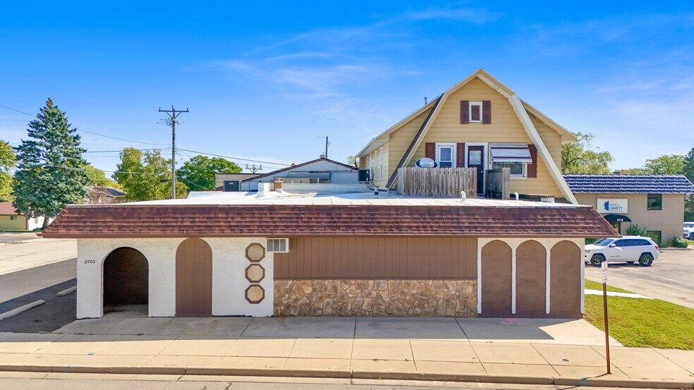 More Photos Of 2703 S Chicago Ave, South Milwaukee General Retail For Sale