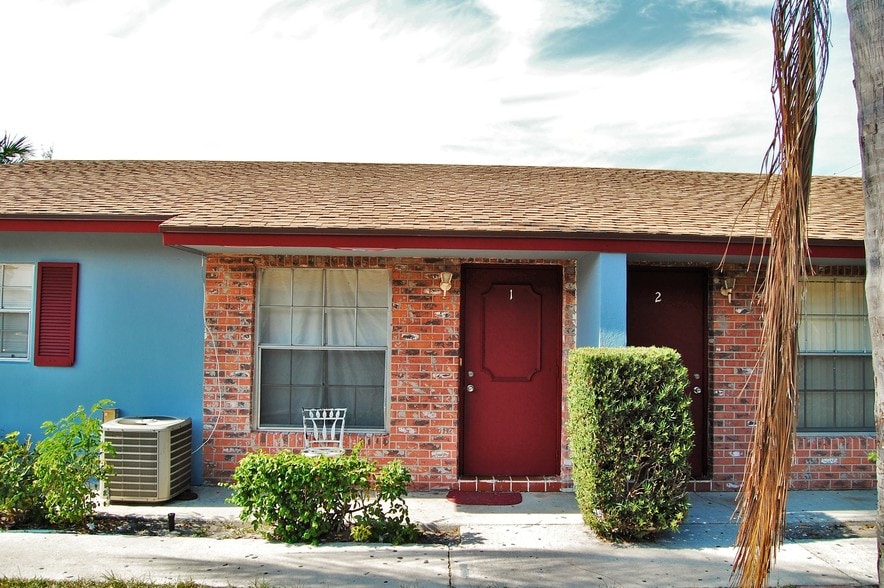 More Photos Of 712-714 S F St, Lake Worth Apartments For Sale