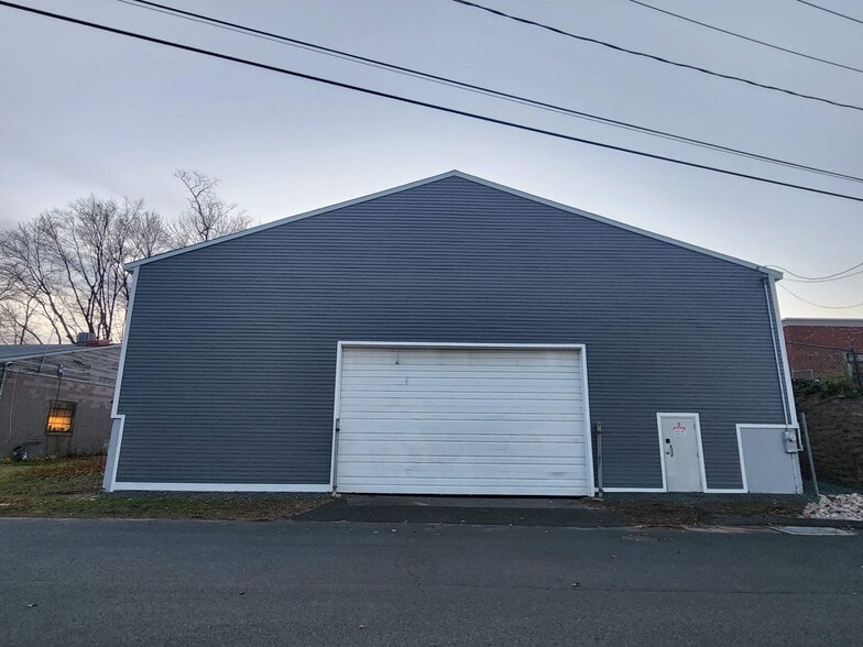 More Photos Of 2 Atwood Pl, West Haven Warehouse For Sale