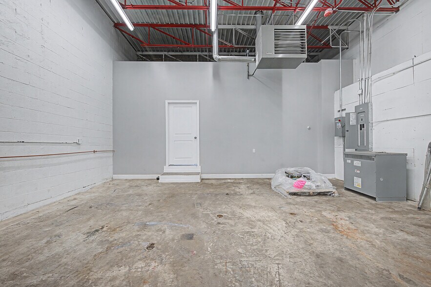 More Photos Of 204 Providence St, Hyde Park Industrial For Lease