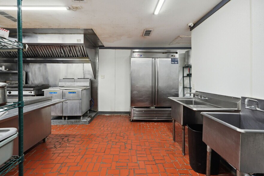 More Photos Of 100 Covered Bridge Rd, Euharlee Restaurant For Sale