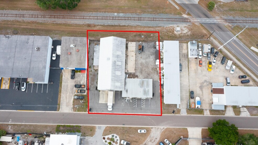 More Photos Of 3284 Morris St, Saint Petersburg Warehouse For Lease