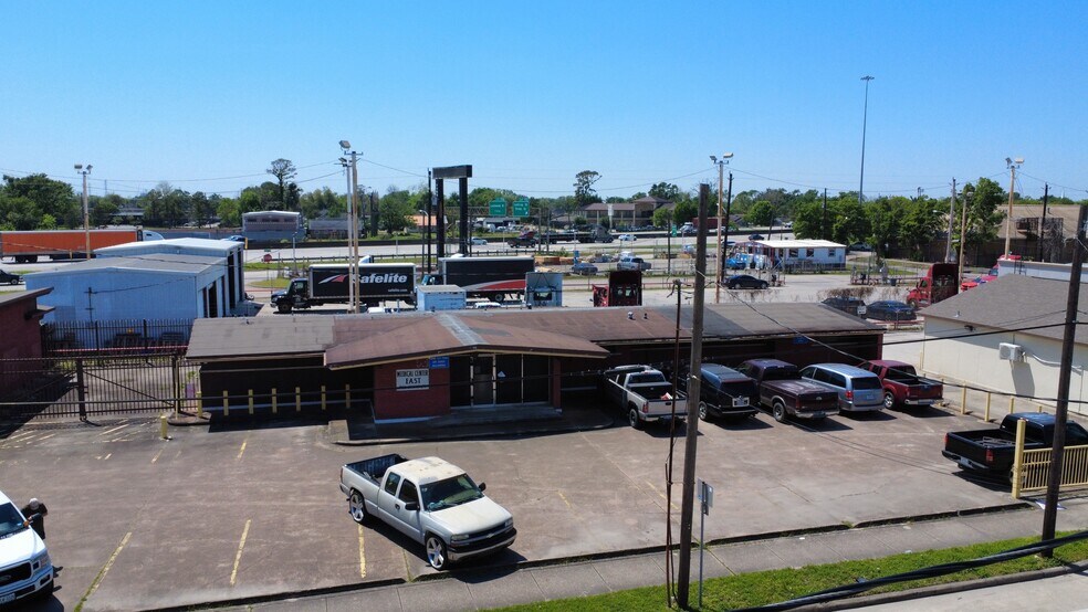 More Photos Of 7112 Lyons Ave, Houston Medical For Lease