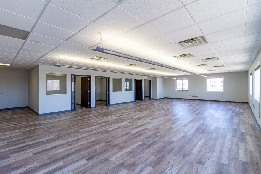 More Photos Of 1350 Independence St, Lakewood Office For Sale