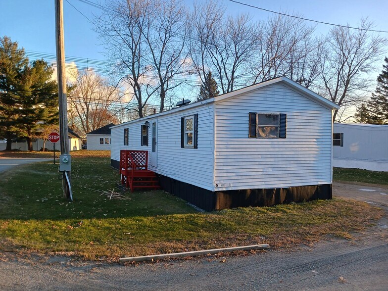More Photos Of 5 Maple St, Baileyville Manufactured Housing Mobile Home Park For Sale