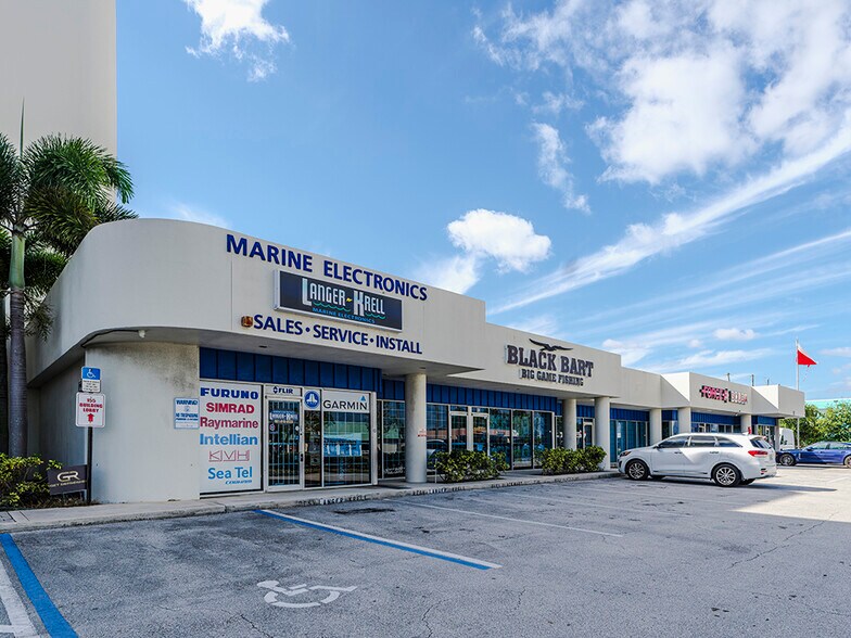 More Photos Of 155 E Blue Heron Blvd, Riviera Beach Office For Sale