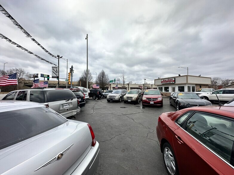 More Photos Of 17080 Dixie Hwy, Hazel Crest Auto Dealership For Sale