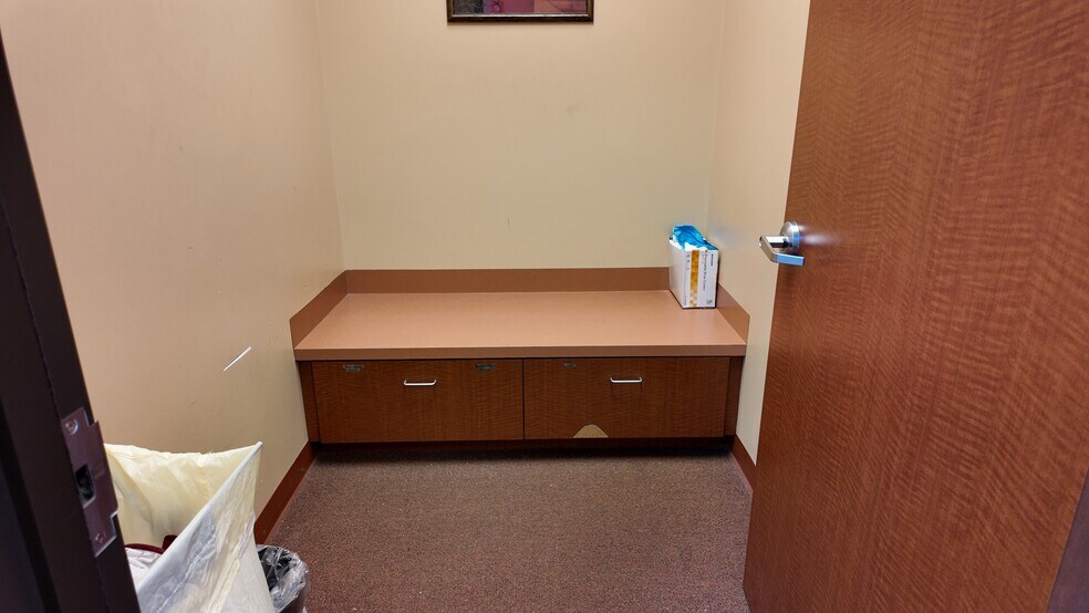 More Photos Of 2401 FM 646, Dickinson Medical For Sale