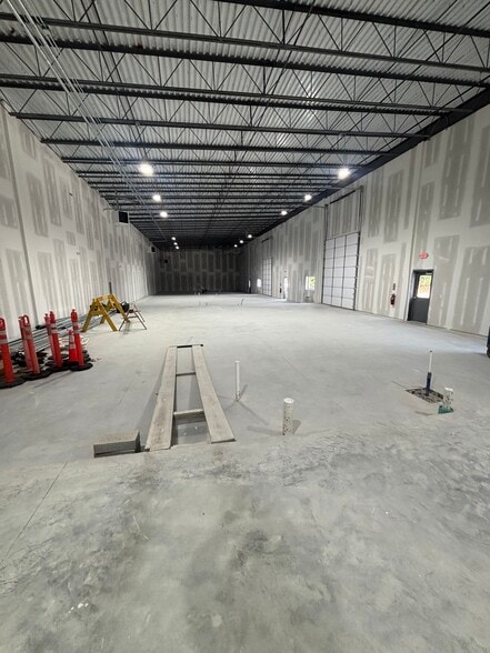 More Photos Of 719 Gallatin Pike N, Madison Light Distribution For Lease