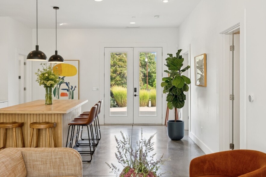 More Photos Of 2517 White Ave, Nashville Office Residential For Sale