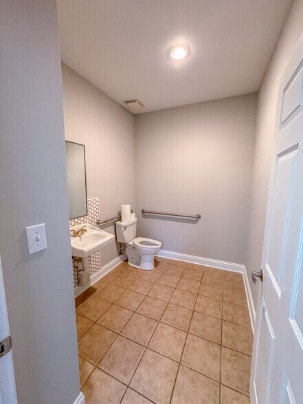 More Photos Of 1815 Satellite Blvd, Duluth Office For Lease