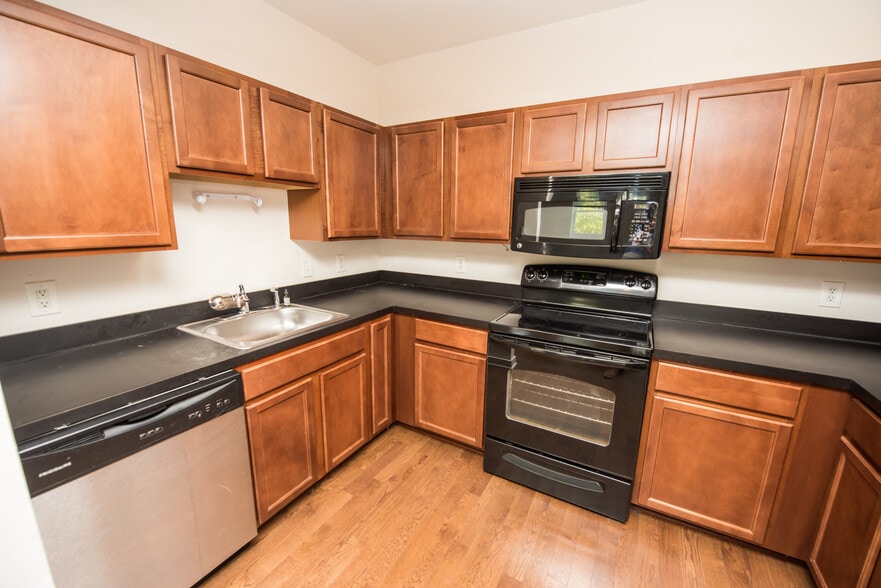More Photos Of 803-807 Washington Blvd, Baltimore Storefront Retail Residential For Lease