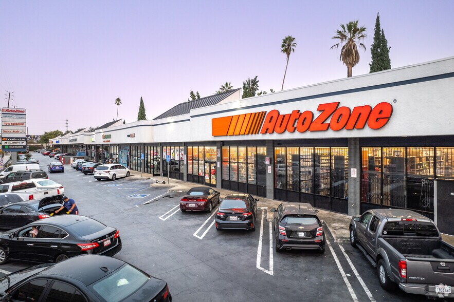 Primary Photo Of 5800-5940 Santa Monica Blvd, Los Angeles Unknown For Lease