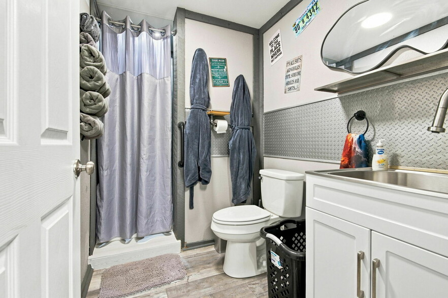 More Photos Of 4407 Calderwood Hwy, Maryville Hotel For Sale