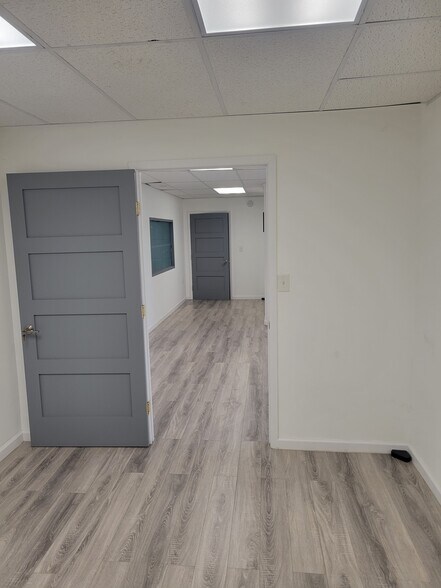 More Photos Of 15302 Baisley Blvd, Jamaica Loft Creative Space For Lease