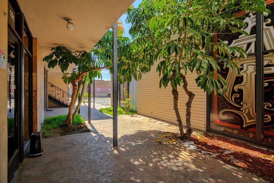 More Photos Of 2000-2010 W Lincoln Ave, Anaheim Freestanding For Sale