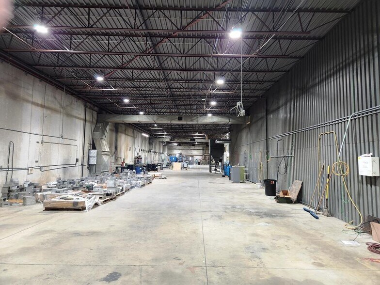 More Photos Of N160 W19170 Sherman Rd, Jackson Manufacturing For Sale