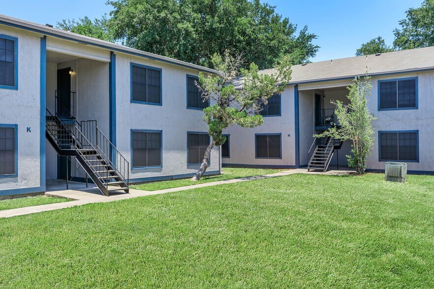 Primary Photo Of 110 S Stadium Rd, Alice Apartments For Sale