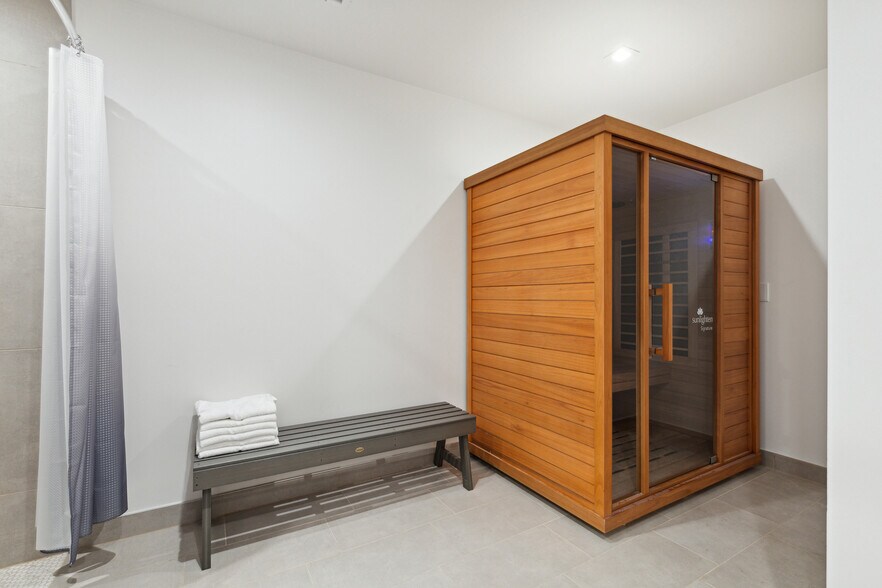 More Photos Of 3303 Lee Pky, Dallas Office For Lease