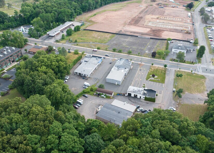 More Photos Of 311 Broad St, Manchester Auto Repair For Sale