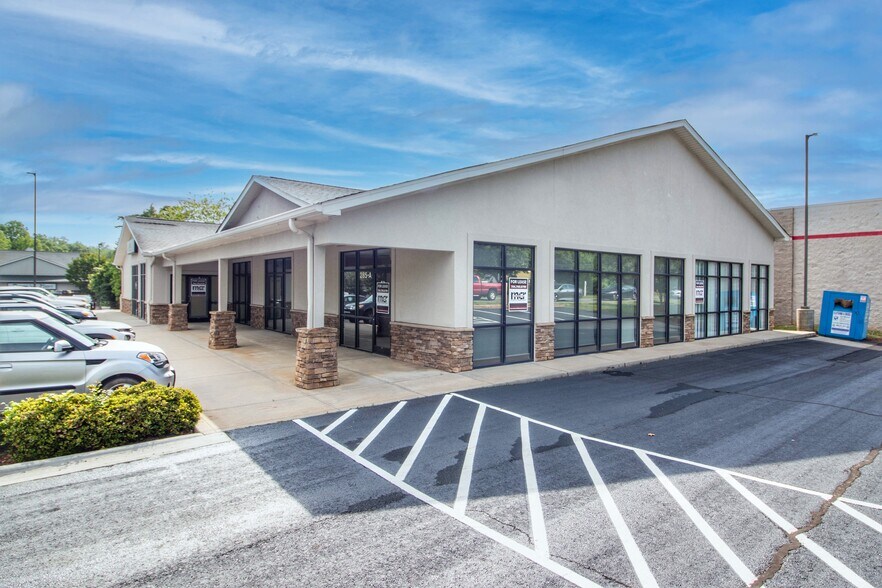 More Photos Of 285 N Main St, Troutman General Retail For Lease