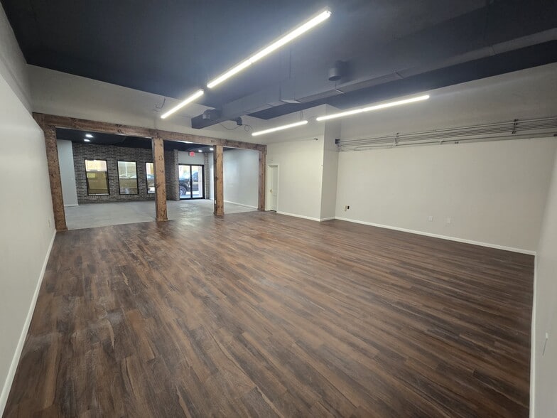 Primary Photo Of 104-108 S Main St, Victoria Office For Lease