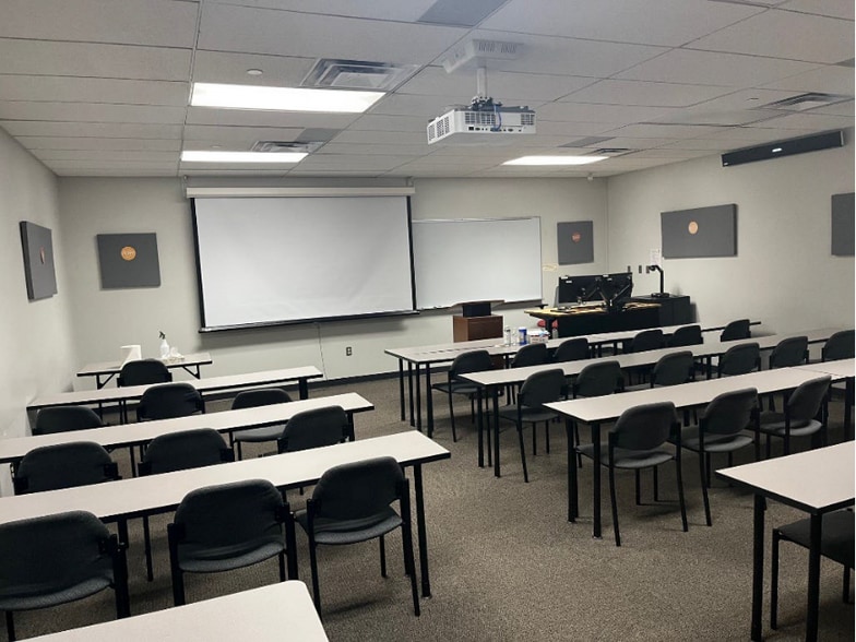 More Photos Of 2101 Pennsylvania Ave, York Manufacturing For Sale